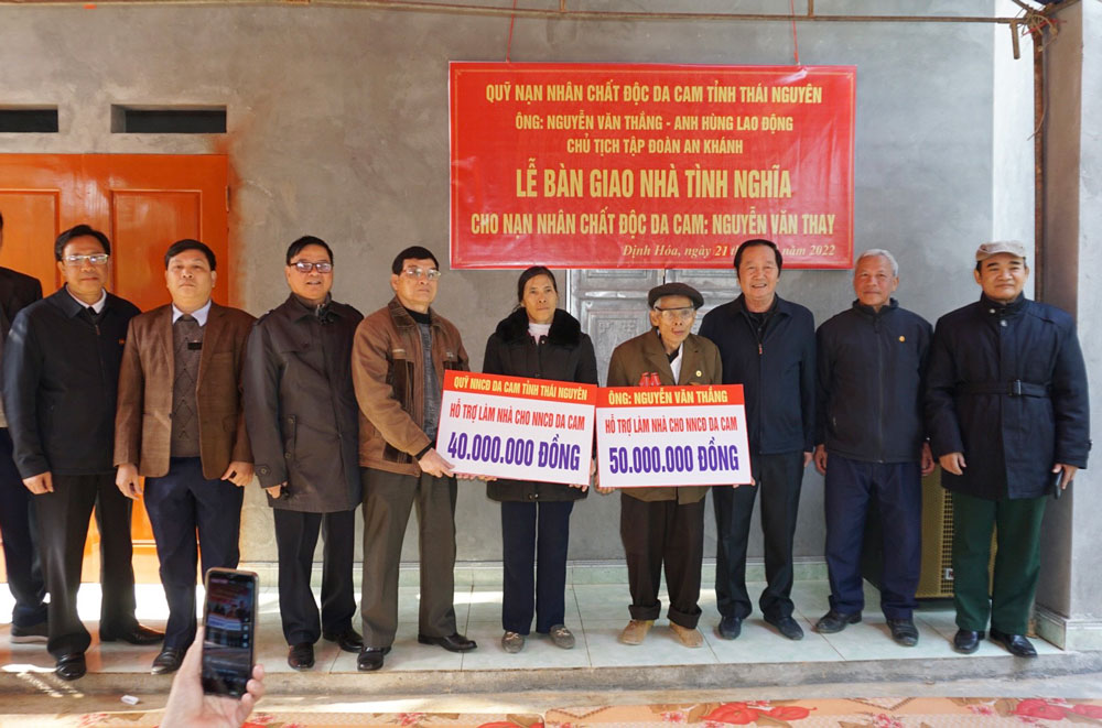 Trao Nhà tình nghĩa cho nạn nhân chất độc da cam
