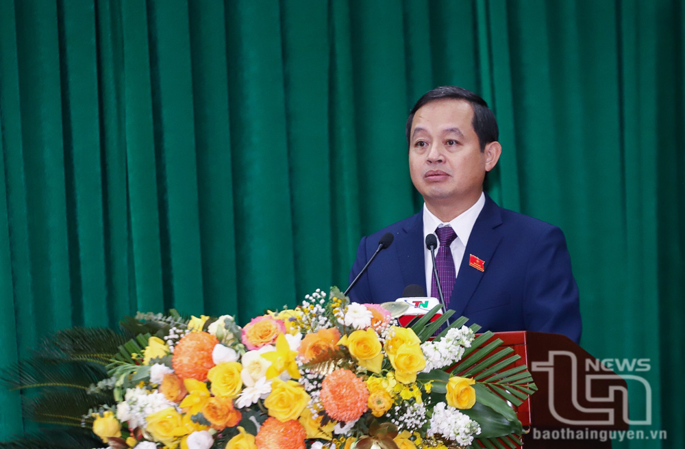 Khẩn trương xây dựng kế hoạch để tổ chức triển khai thực hiện có hiệu quả các nghị quyết (*)