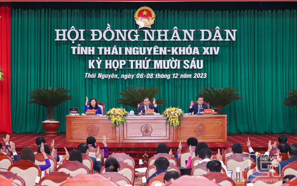 Bế mạc Kỳ họp thứ 16, HĐND tỉnh khóa XIV: Biểu quyết thông qua 34 nghị quyết