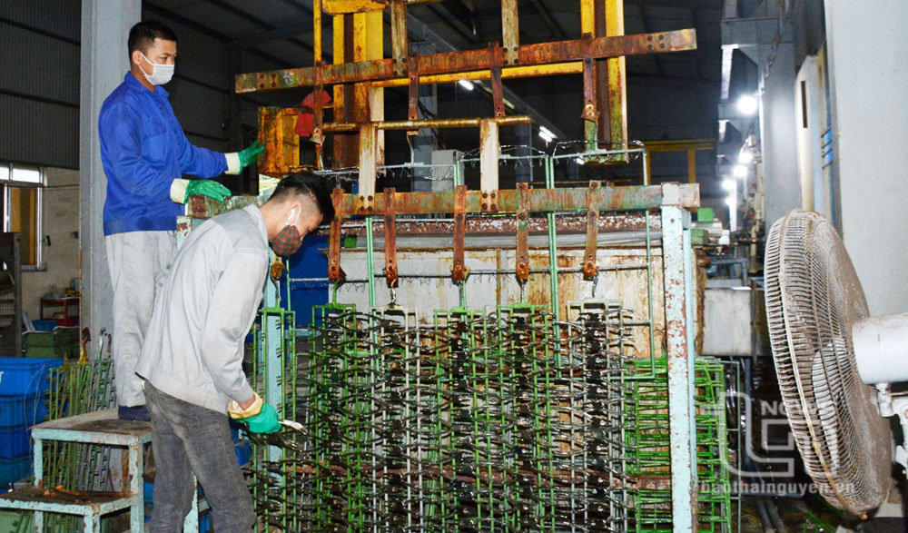 Doanh nghiệp tối ưu sản xuất ứng phó giá điện tăng