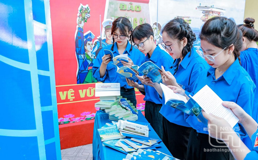 Đẩy mạnh tuyên truyền bảo vệ chủ quyền biển, đảo cho đoàn viên