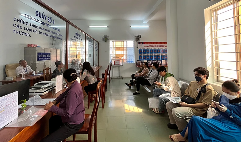 Các thủ tục hành chính được giải quyết nhanh chóng tại bộ phận một cửa phường Thắng Nhì, thành phố Vũng Tàu.