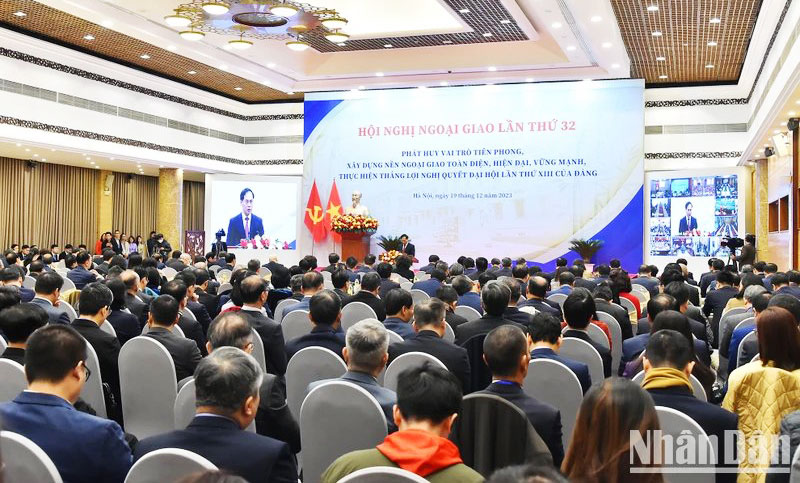 Quang cảnh phiên khai mạc Hội nghị Ngoại giao lần thứ 32.