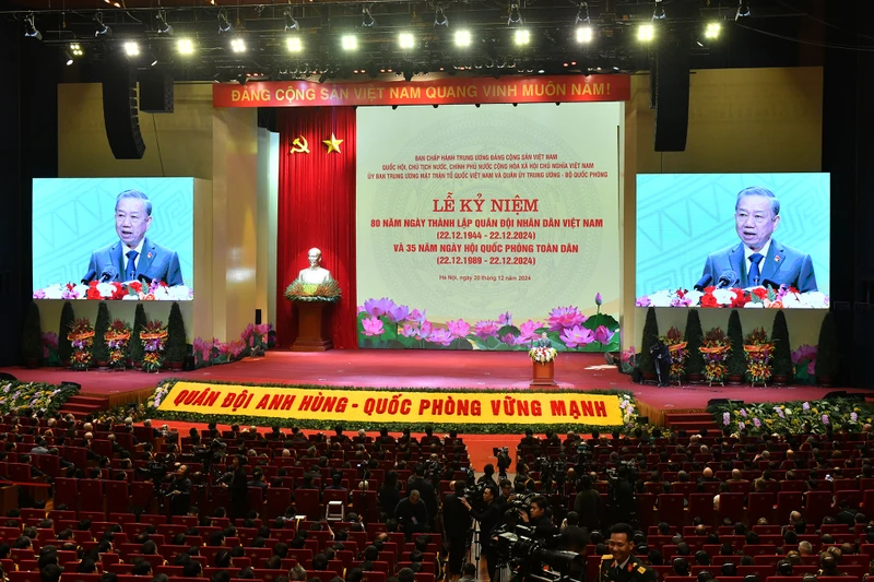 Tổng Bí thư Tô Lâm, Bí thư Quân uỷ Trung ương đọc diễn văn tại lễ kỷ niệm. (Ảnh: ĐĂNG KHOA)