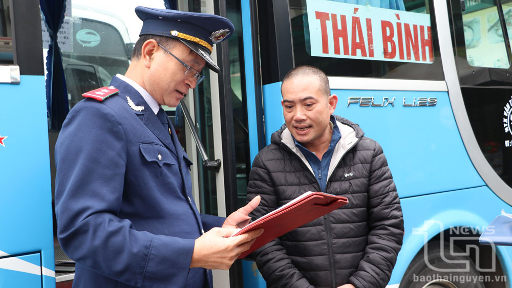 Thu hồi phù hiệu đối với 248 lượt phương tiện vận tải vi phạm