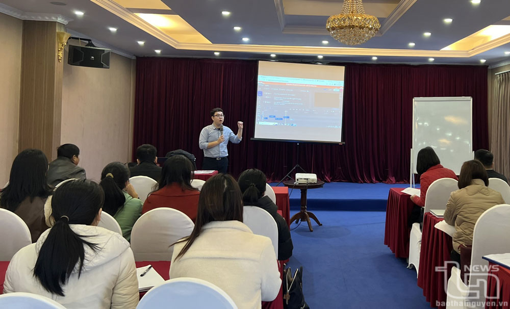 Trên 100 giáo viên được bồi dưỡng năng lực ngoại ngữ