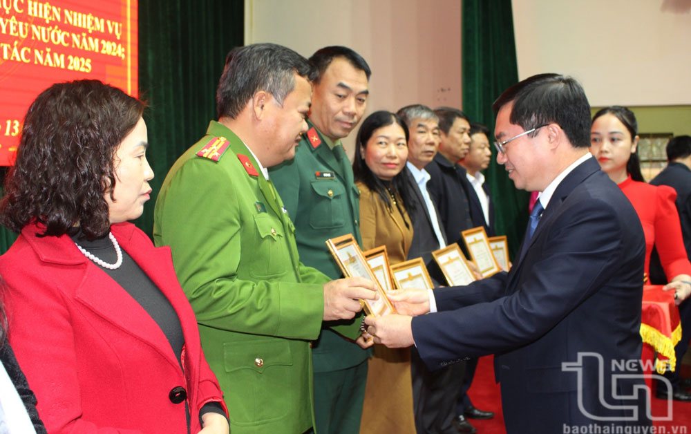 Đại Từ: Phấn đấu cơ bản đạt các tiêu chuẩn thị xã trong năm 2025