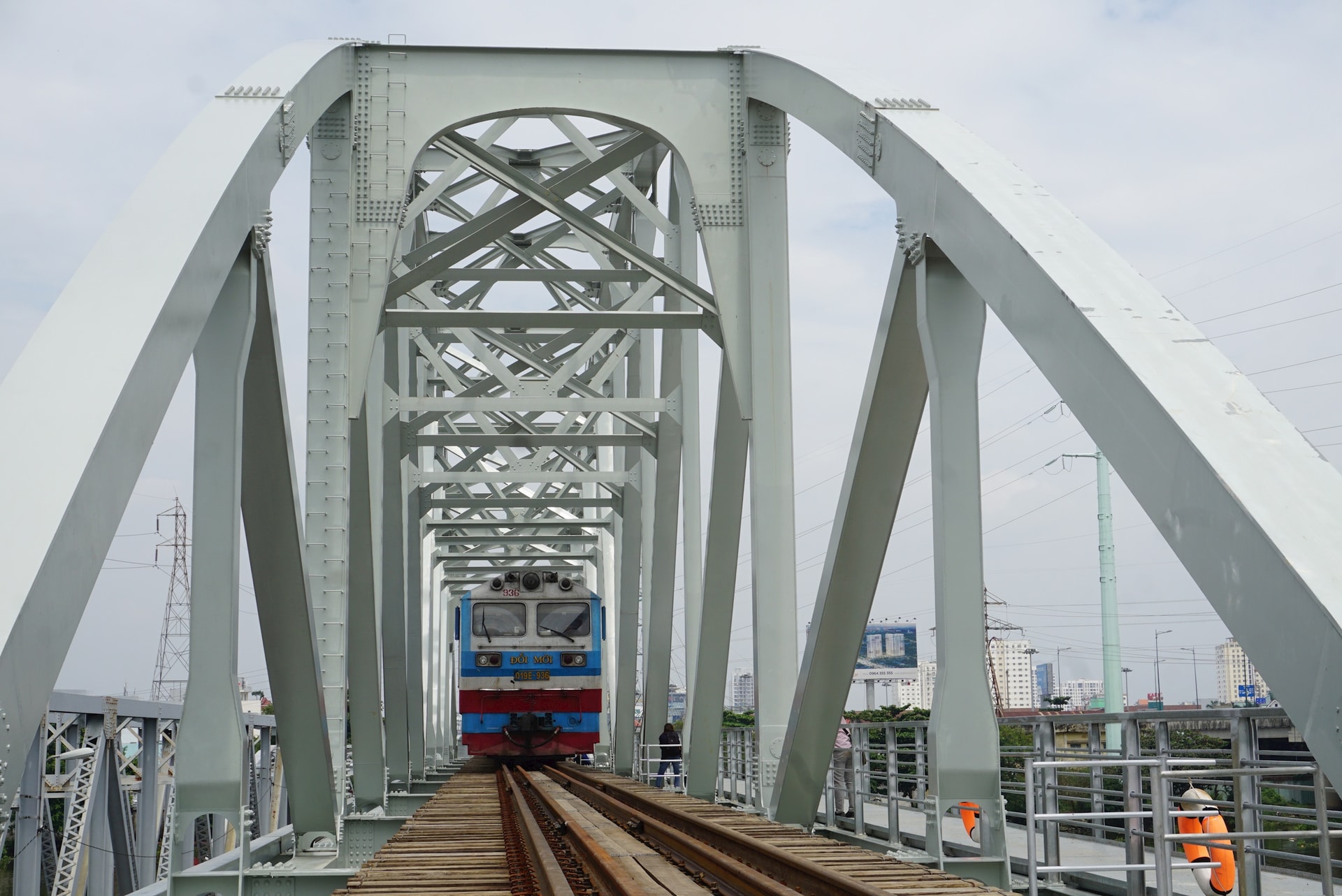 Ngành Đường sắt tăng cường các đoàn tàu chạy dịp Tết 2025. Ảnh: M.T