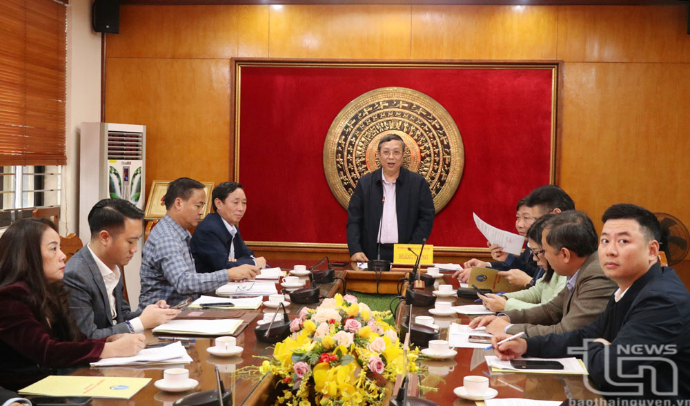 Thứ trưởng Bộ Nông nghiệp và PTNT Hoàng Trung phát biểu tại buổi làm việc với tỉnh Thái Nguyên.