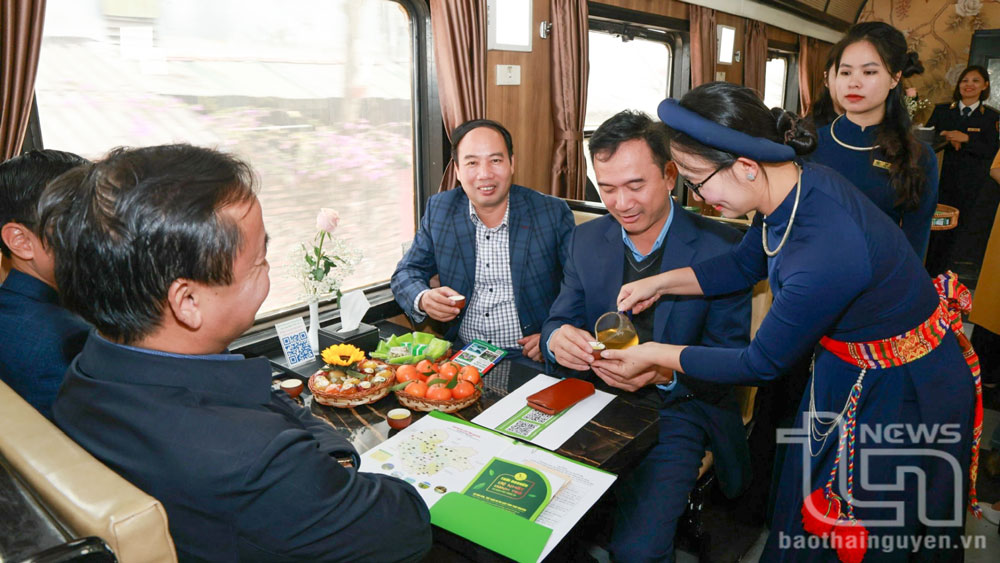 Vận hành thử tàu du lịch Hà Nội - Thái Nguyên