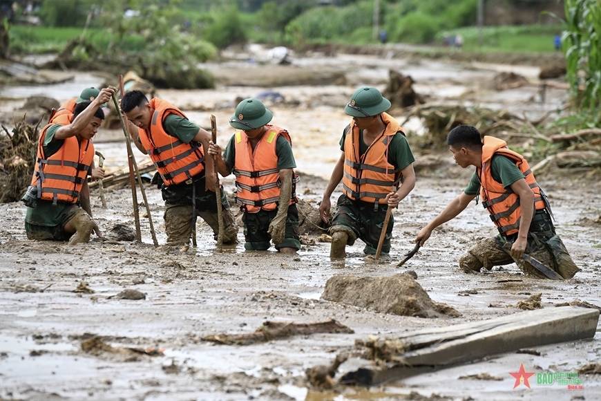 Vạch trần luận điệu xuyên tạc, phủ nhận những cống hiến, hy sinh của Quân đội nhân dân Việt Nam
