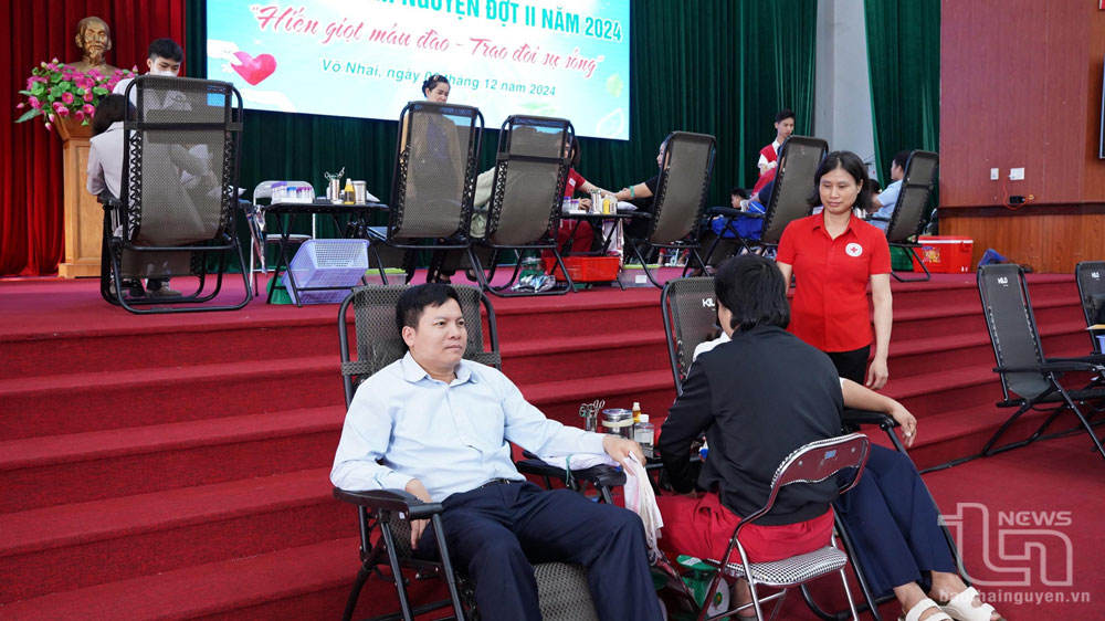 Võ Nhai: Trên 400 người tham gia hiến máu nhân đạo