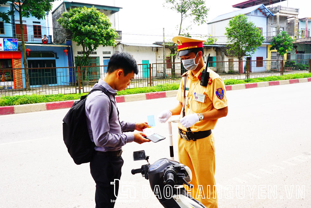 Vi phạm giao thông ở giới trẻ: Chuyện không mới nhưng chưa cũ