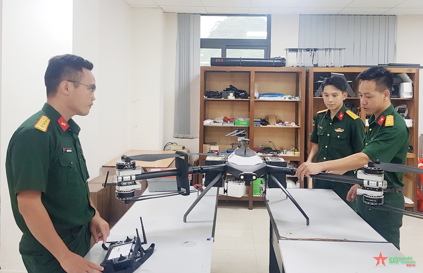 Hành trình sáng tạo: Máy bay chữa cháy không người lái