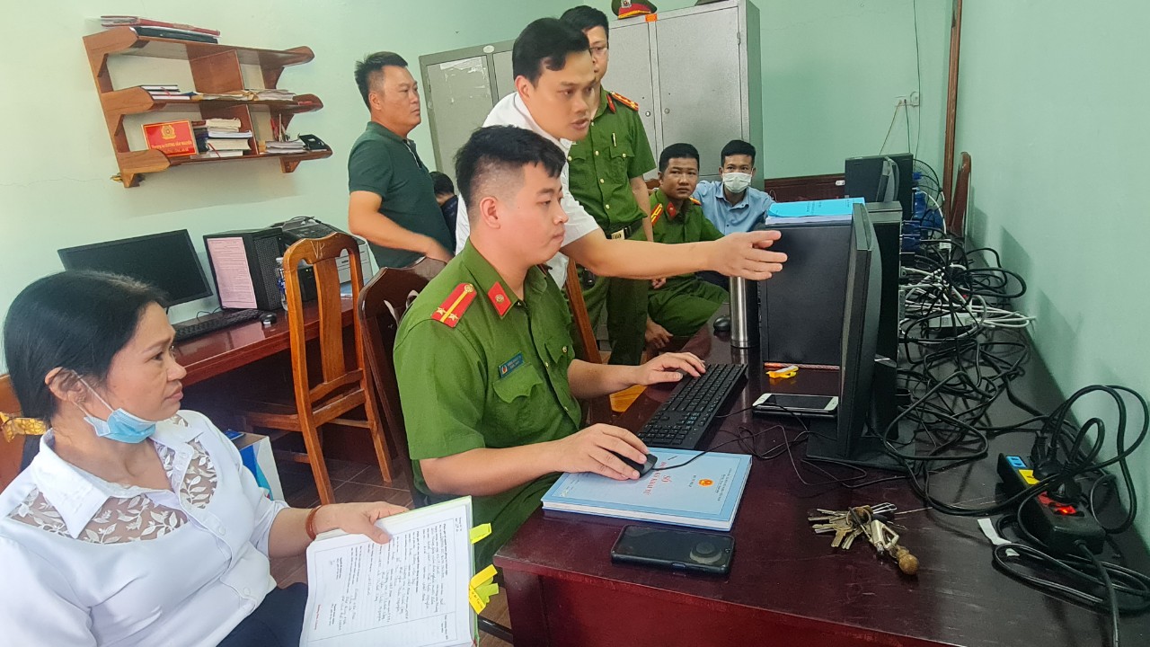 Thông tin đi trước