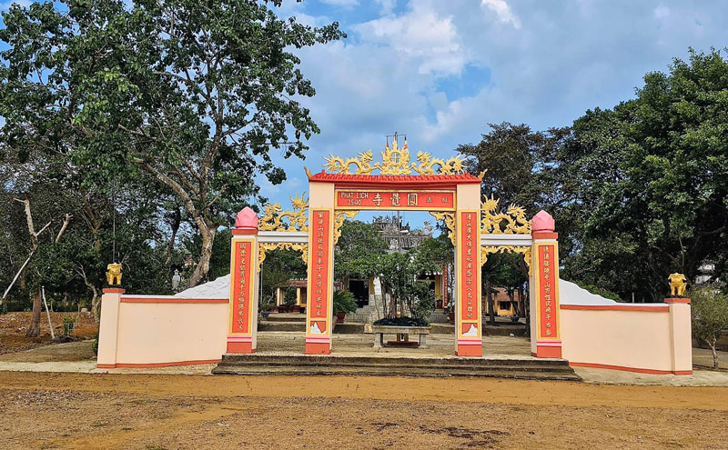 Độc đáo chùa Thình Thình