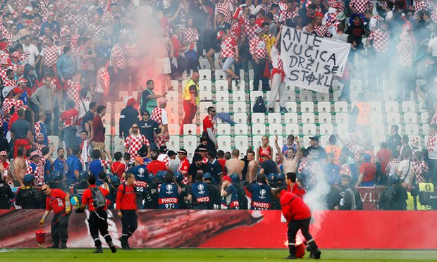Croatia sẽ bị phạt nặng vì để cổ động viên gây rối