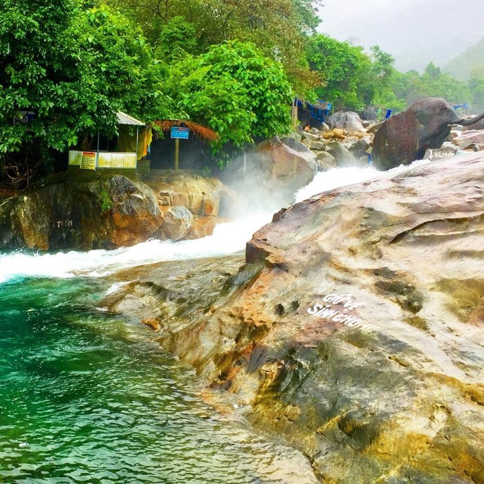 Suối Voi giữa rừng xanh xứ Huế