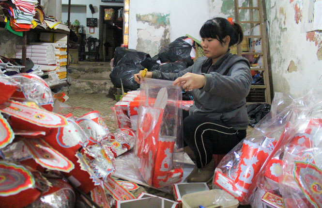 Thị trường vàng mã tháng Chạp