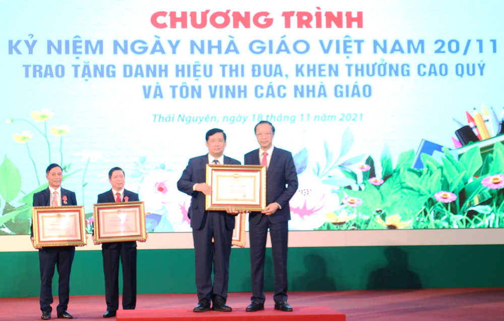 Đại học Thái Nguyên tôn vinh các nhà giáo tiêu biểu