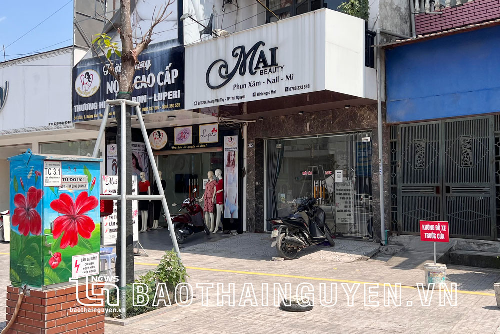 Không có thẩm quyền, vẫn tự ‎ý đặt biển cấm