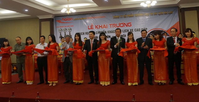 Khai trương Dịch vụ vận chuyển khách du lịch xe cao cấp