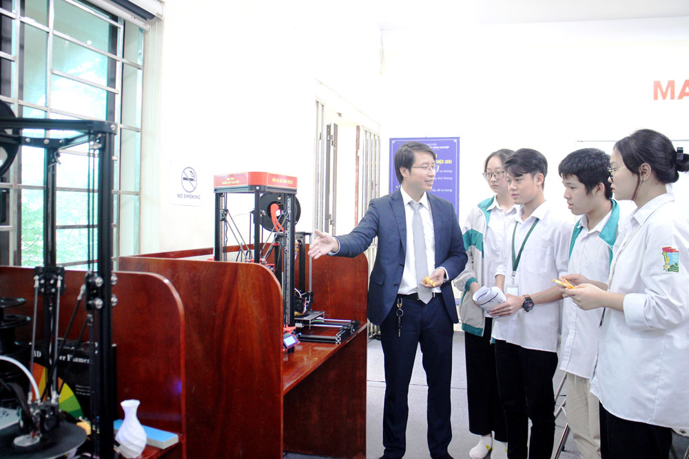 Luôn tự “làm mới” mình trước yêu cầu đổi mới giáo dục