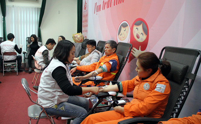 “Tuần lễ hồng  EVN lần thứ IV”