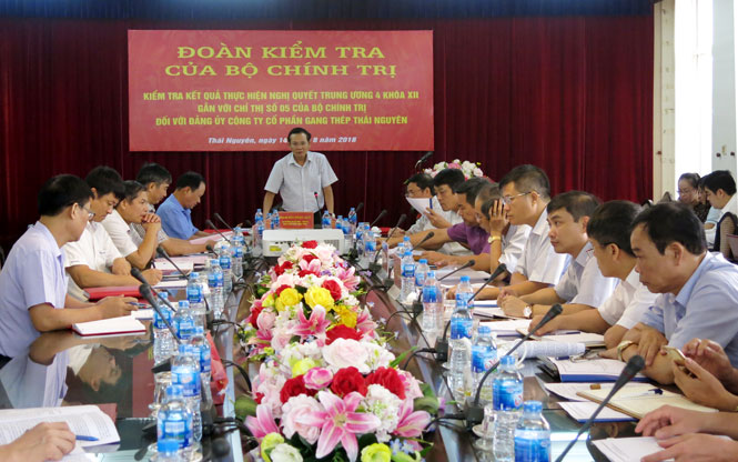 Xây dựng, chỉnh đốn Đảng gắn với nhiệm vụ sản xuất kinh doanh