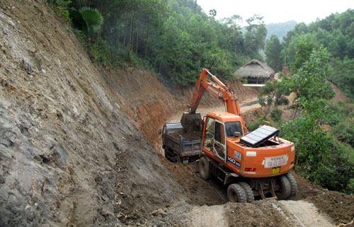 Đẩy mạnh các phong trào thi đua, xây dựng quê hương ngày càng giàu đẹp