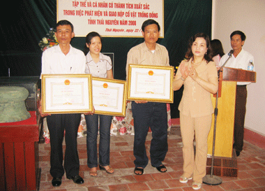 Thái Nguyên: Khen thưởng tập thể, cá nhân phát hiện và giao nộp cổ vật